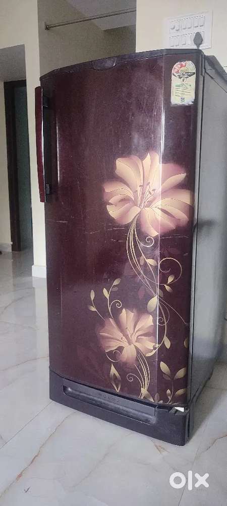 Godrej Refrigerator 180L – 7 Years Old – Well Maintained