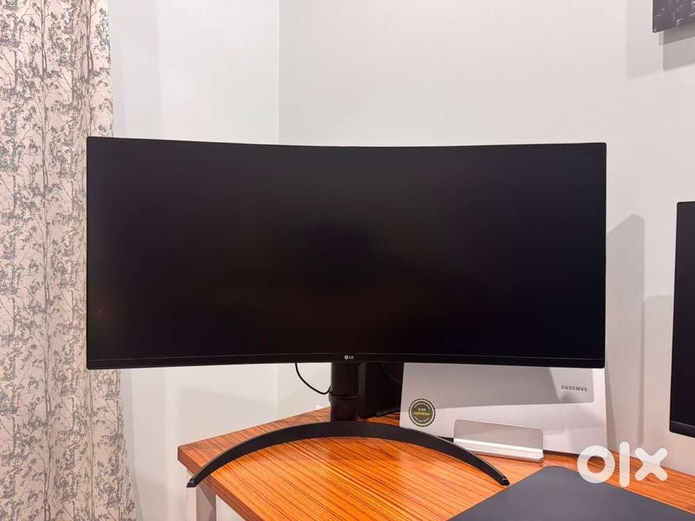 LG Ultrawide Monitor 32 inch - Excellent Condition
