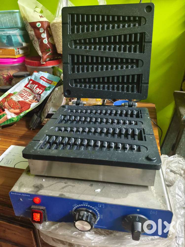 Commercial waffle machine