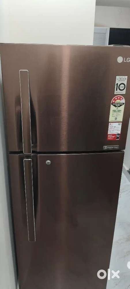 Refrigerator (linear compressor)