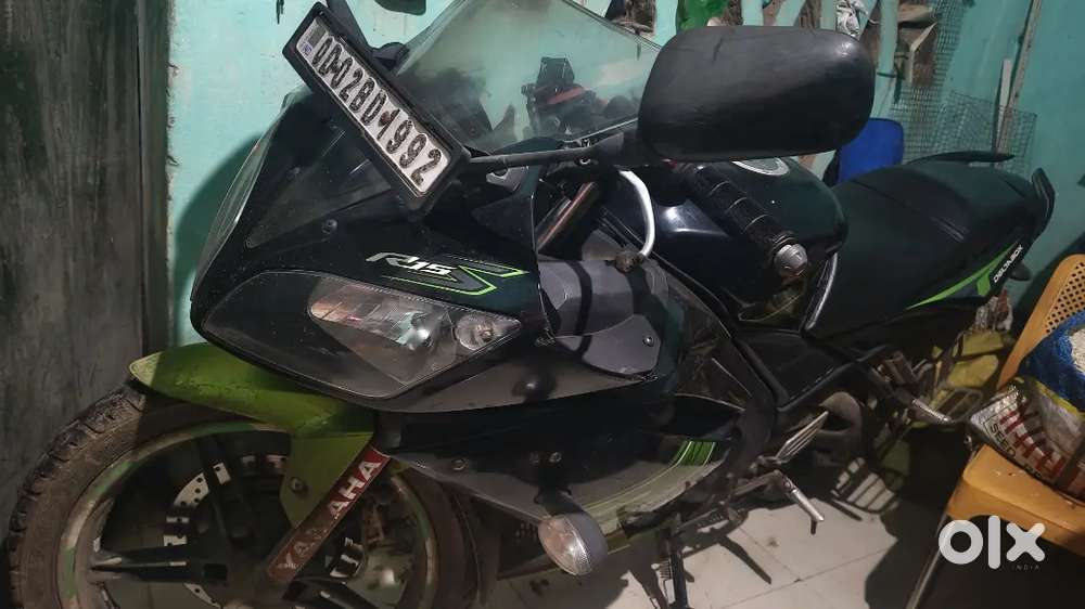 Yamaha R15 s