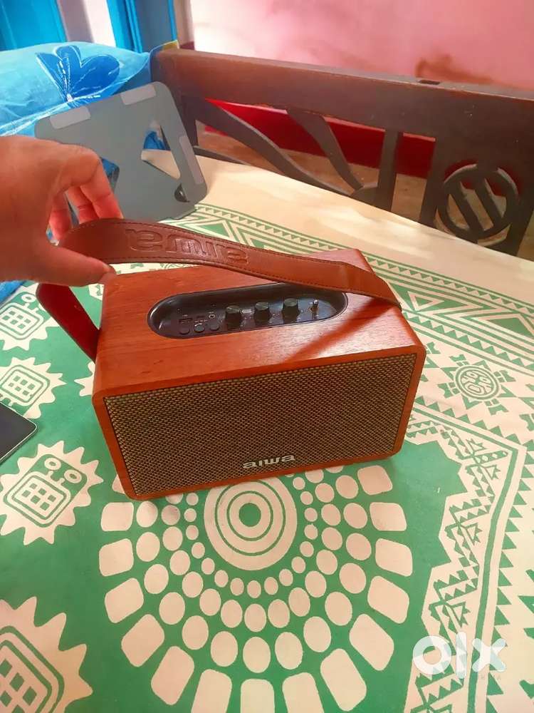 Aiwa luxury speaker like marshall jbl