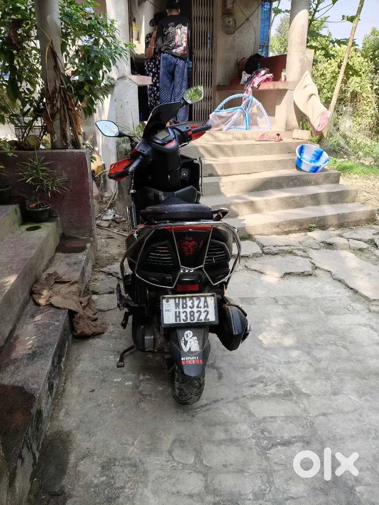 Tvs ntroq race edition brand new condition