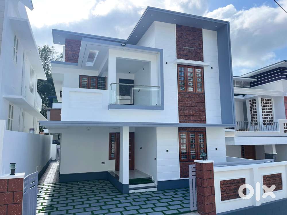 House Pothencode Near