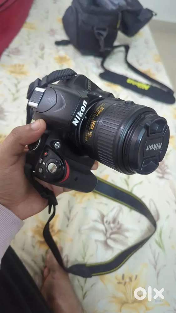 Nikon D3200 with 18-55 lence