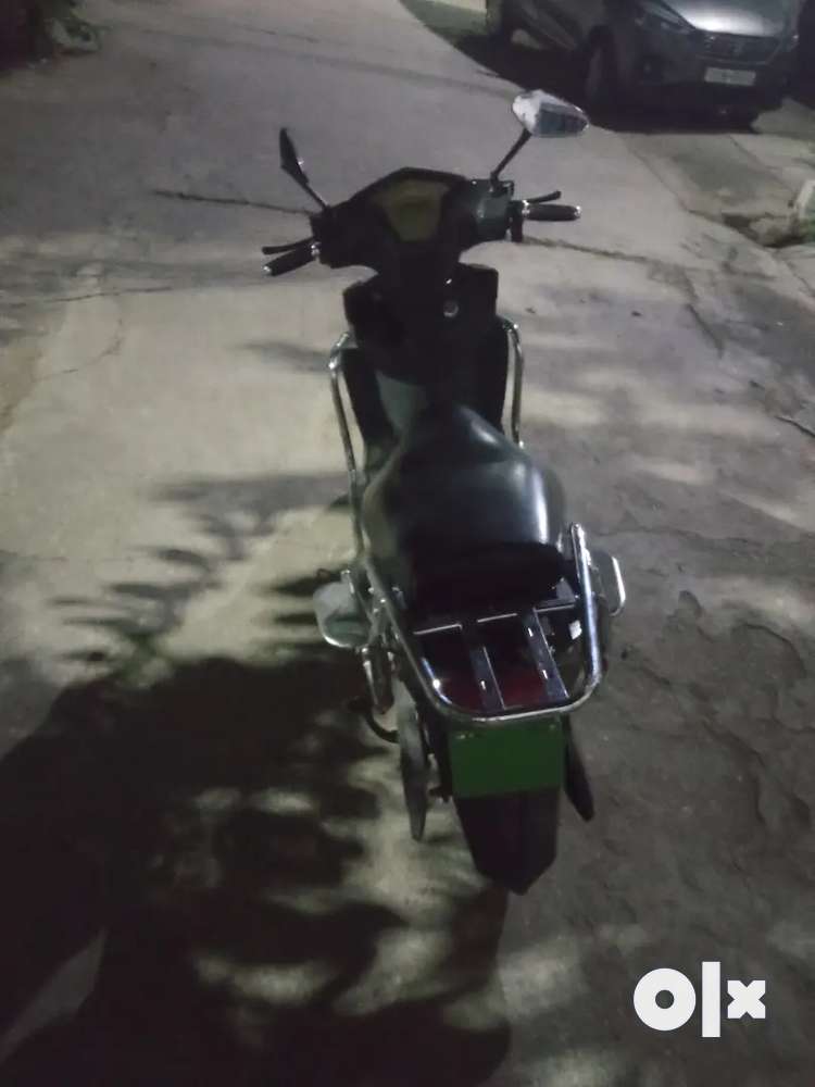 Electric scooty