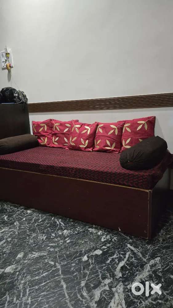 Diwan with Storage / Day Bed