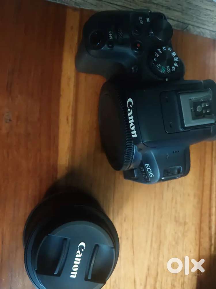 Camera- Canon eos r10