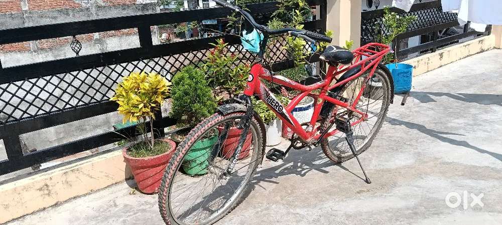 A hero cycle in good condition  smooth ride and stylish look