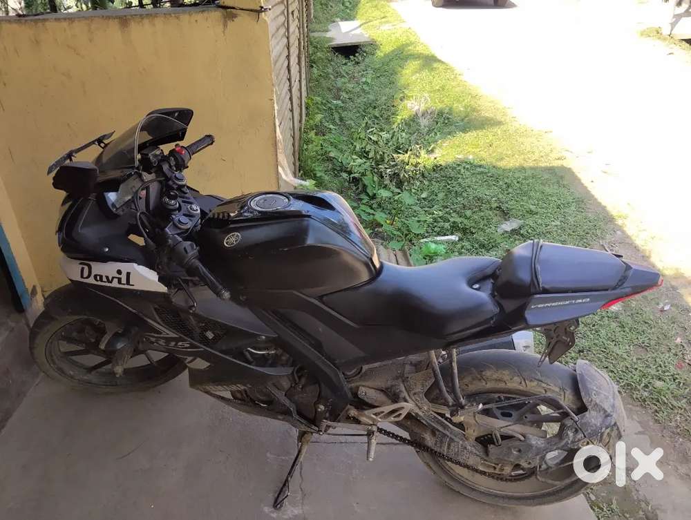 R15V3 double abs bs6 Last model