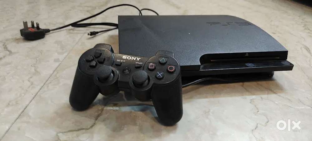 SELLING SECOND HAND PS3 SLIM BRAND NEW CONDITION.