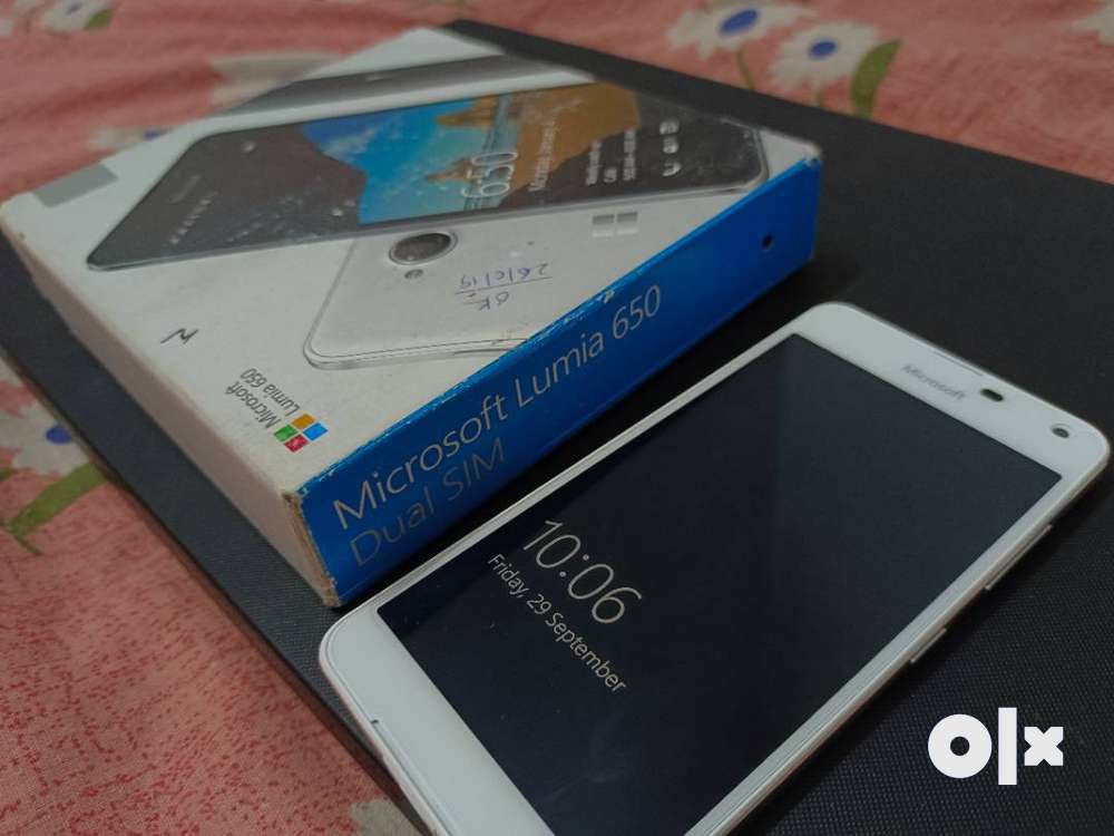 MICROSOFT Lumia 650 (White Light Silver, 16 GB) (1 GB RAM) 4999Rs/-
