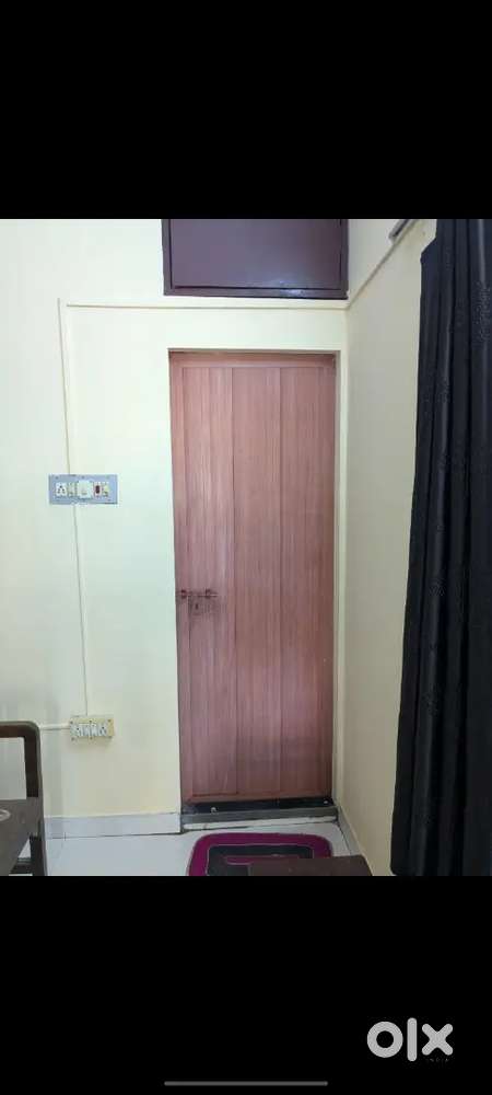 (2 gents)Semi furnished single room bath attached for rent @  vyttila