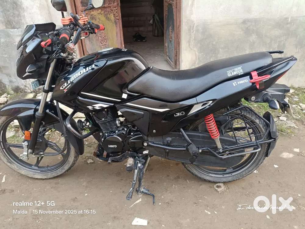 Hero Glamour Xtec Black colour