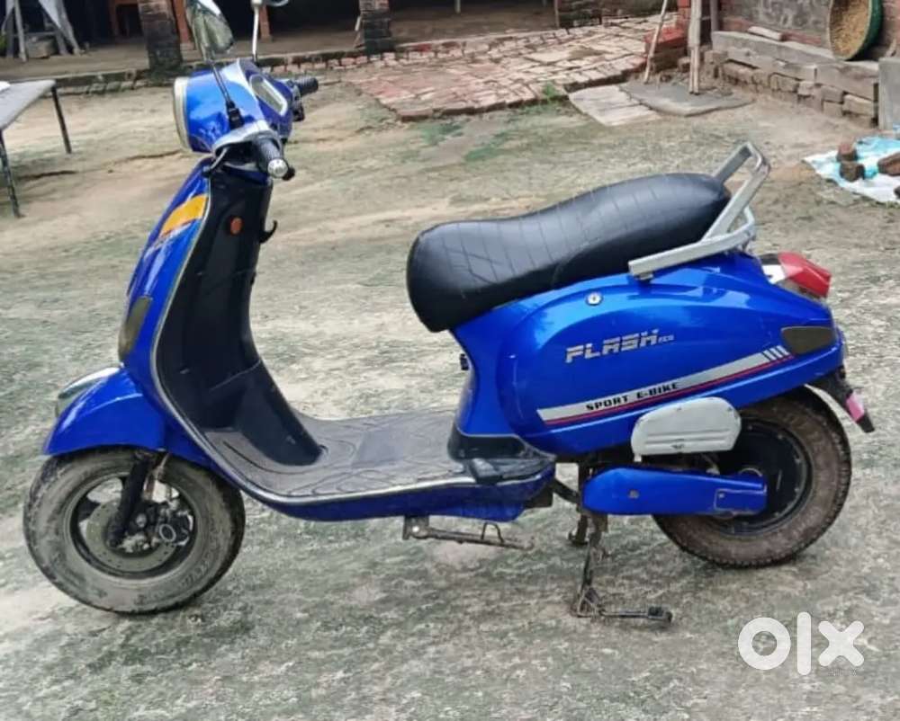 Electric scooter brand flash milage 100km Drl light hai