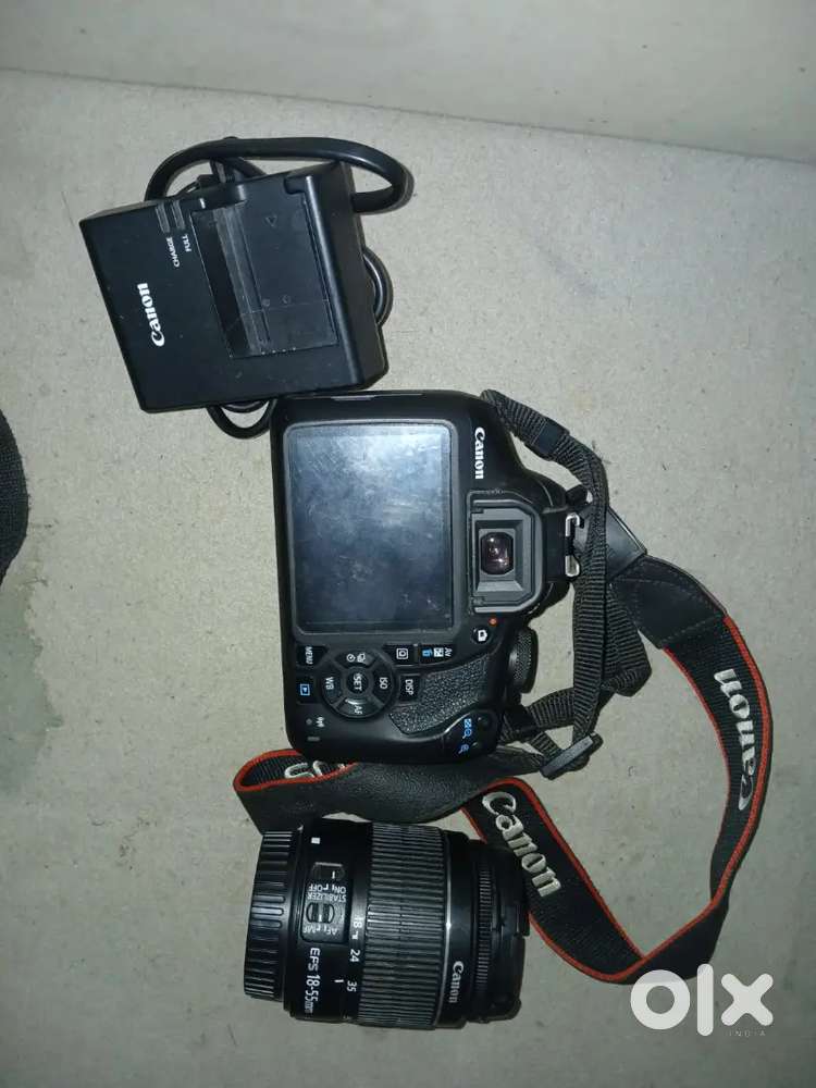 DSLR Canon EOS 1500D Camera