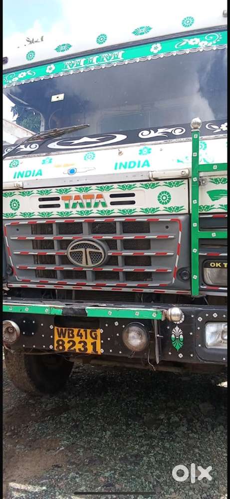 TATA Highva 10 wheeler truck with hydraulic
