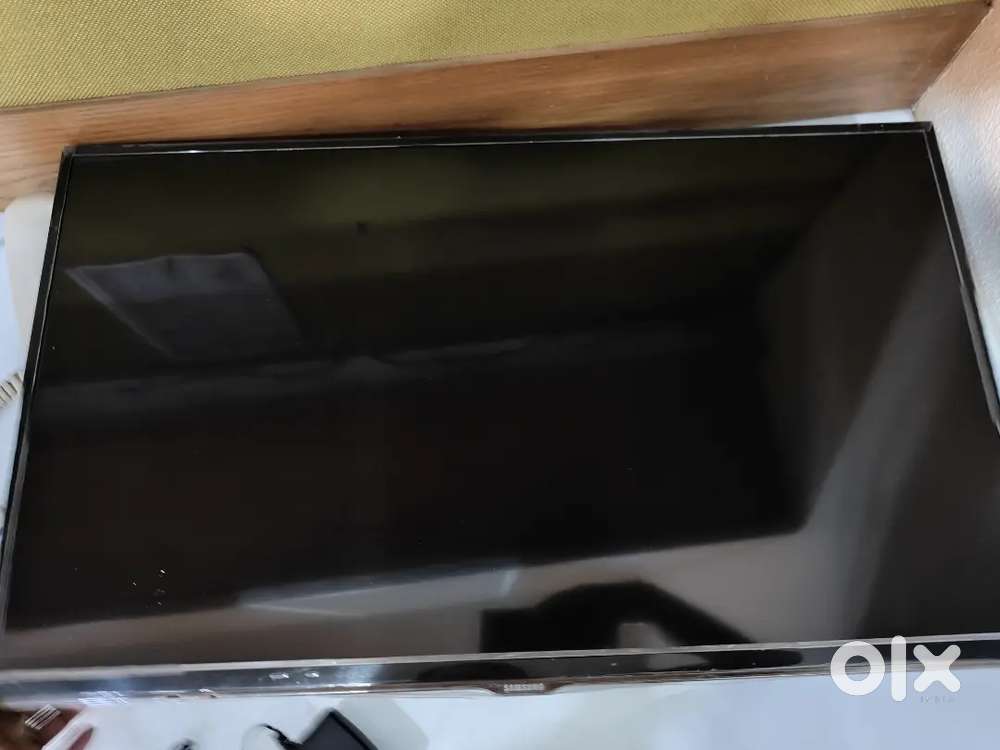Urjent Sell Samsung Smart Tv 1year Old 32 Inch