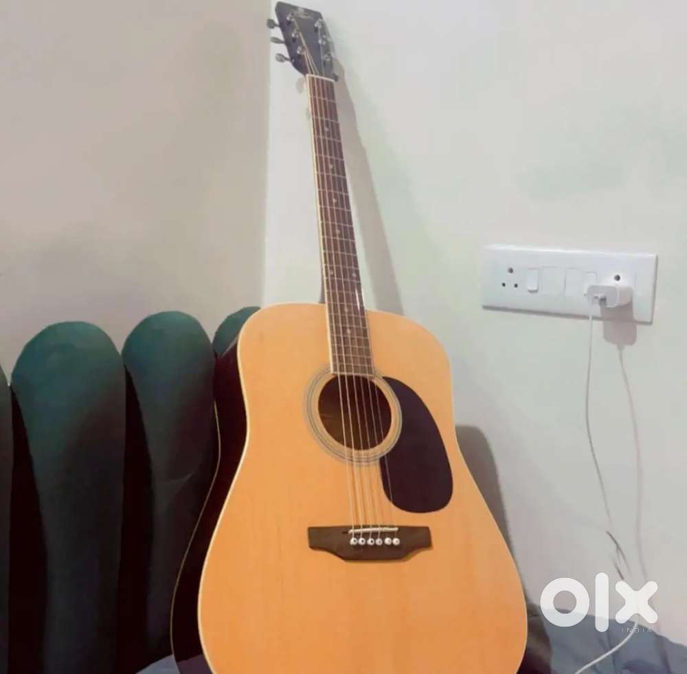 Aria AGPN-003 N acoustic guitar. 