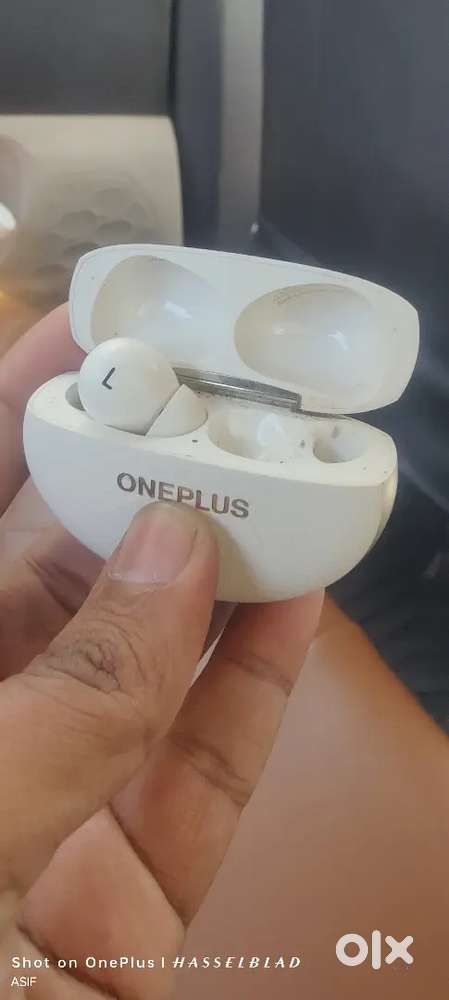 Oneplus buds pro 3 white color full condition