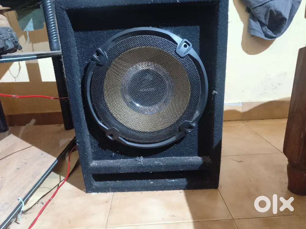 Subwoofer and amplifier