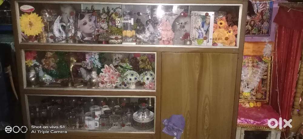 Brown Showcase At reasonable Price.