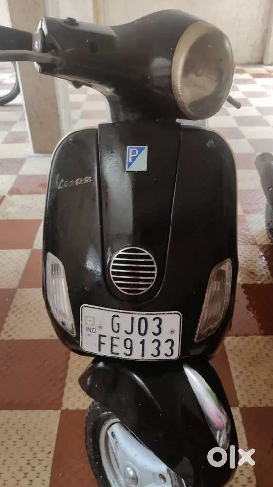 Engine good,tyre good,Balck colore