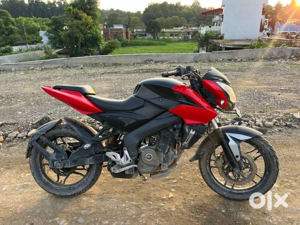 Pulsar NS 200