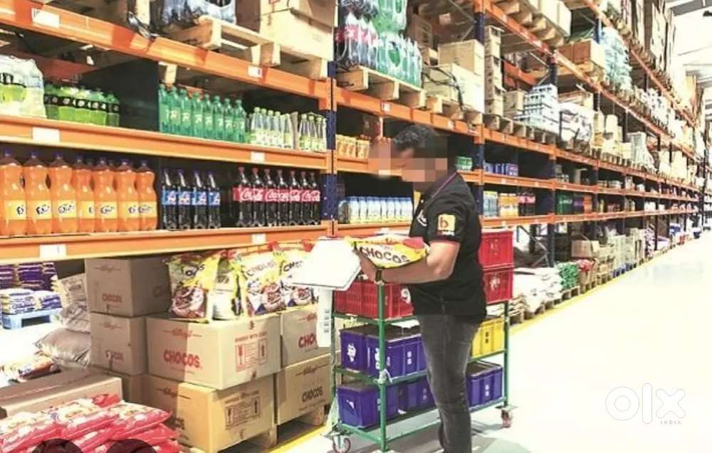 दुकान पर काम  (आपको रहने के लिए जगह मिल जाएगी )