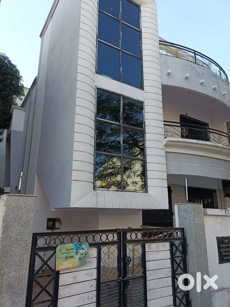 Omkar nagar abhay nagar 3 bhk duplex office family ke liye
