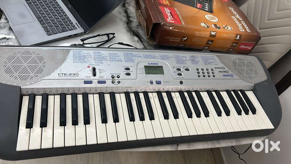 CTK 230 keyboard