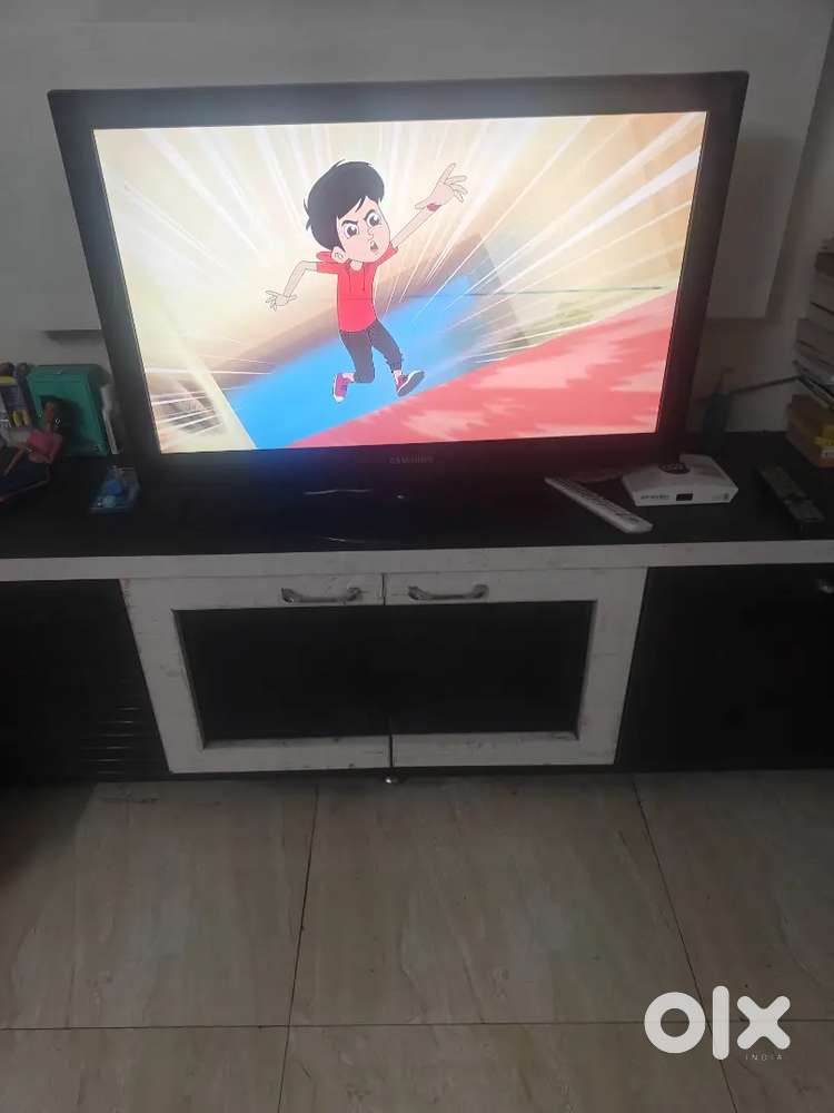 Samsung 32inch TV with Free d2h Box