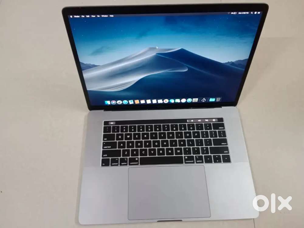 Macbook Pro i9/16GB/512GB/4GB Radeon Graphics with Touchbar