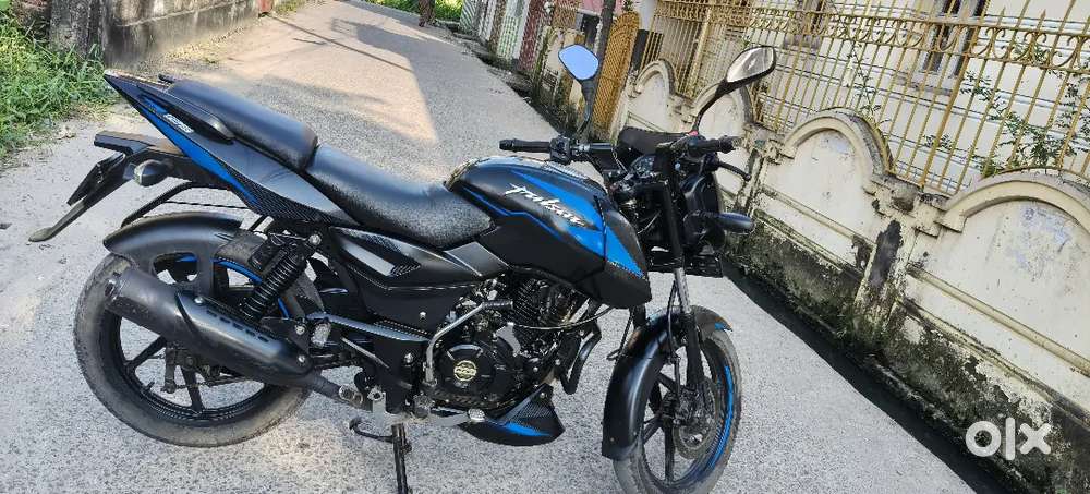 Bajaj Pulsar New-like condition 2023/April model