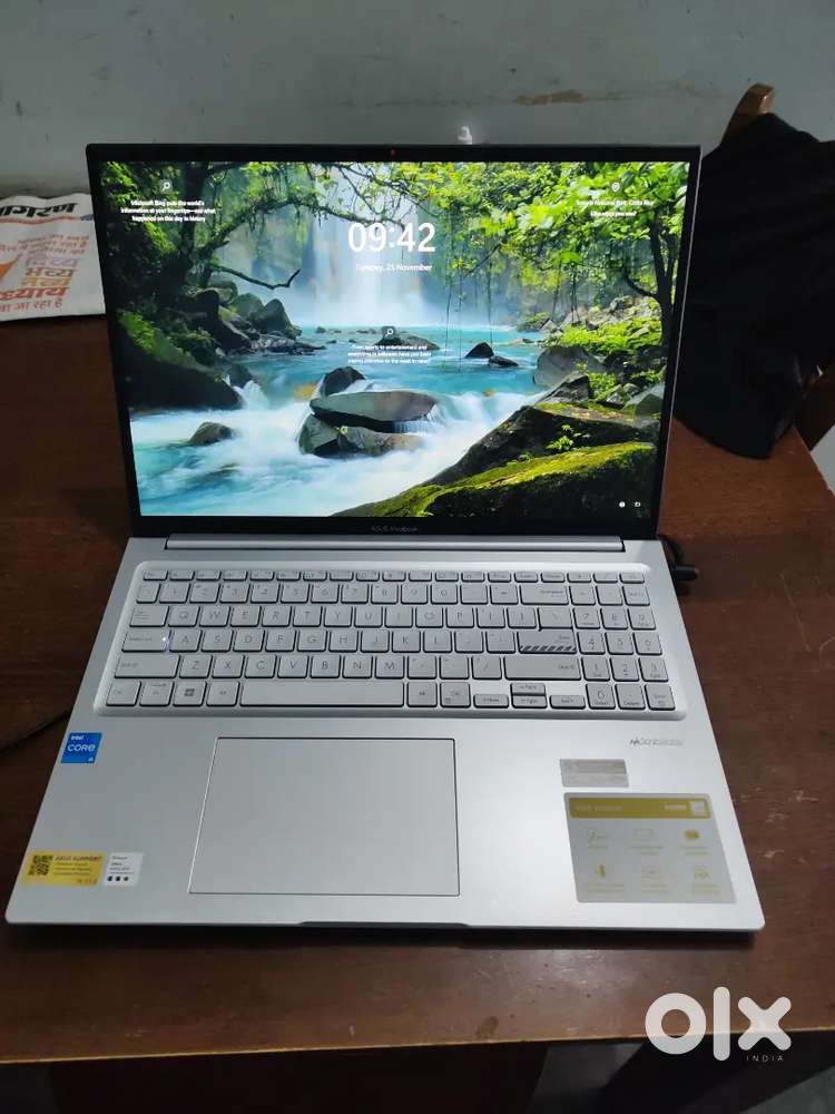 BRAND NEW LAPTOP ASUS Vivobook