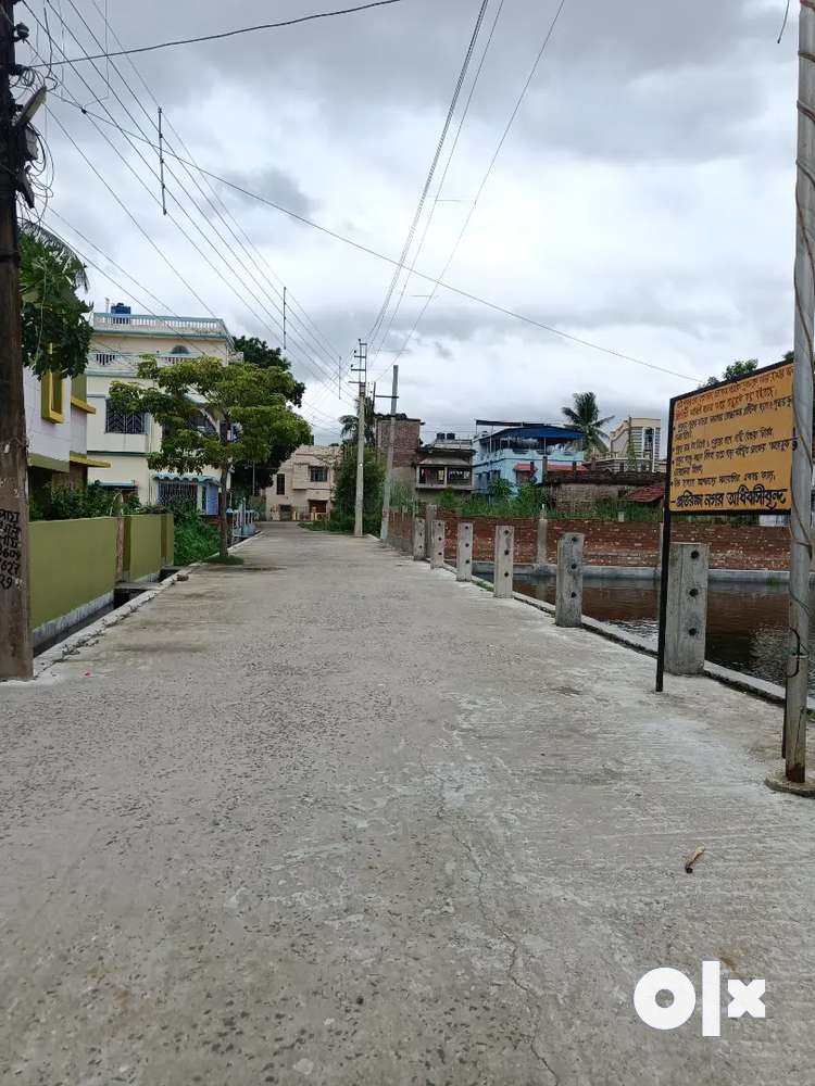 2.5 katha land for sale birati college protirakha nagar 20 feet road