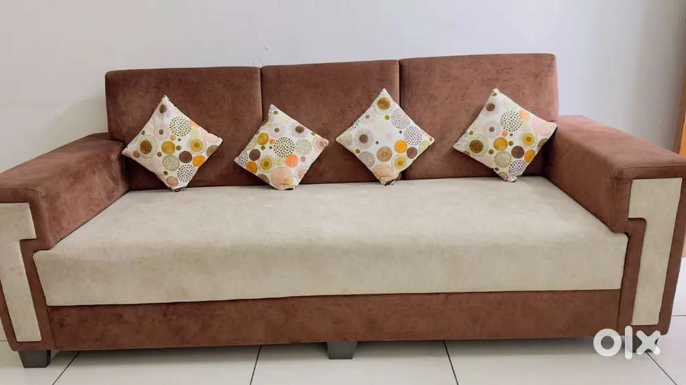 Spacious 7 Seater Sofa set