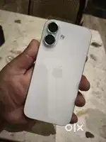 iPhone 16 white