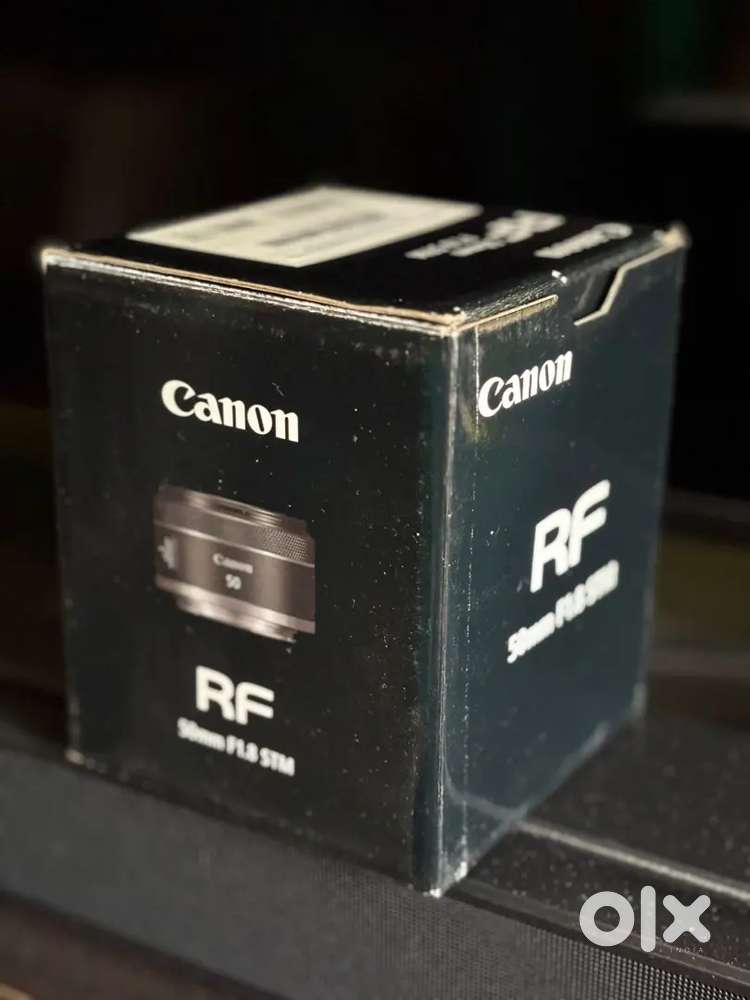 Canon RF F1. 8 50mm prime lens only 2 months old unused
