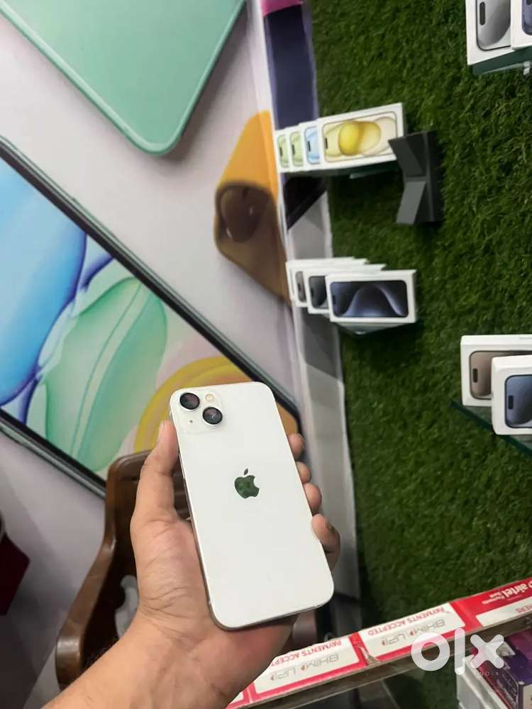 Iphone 13 with bill box