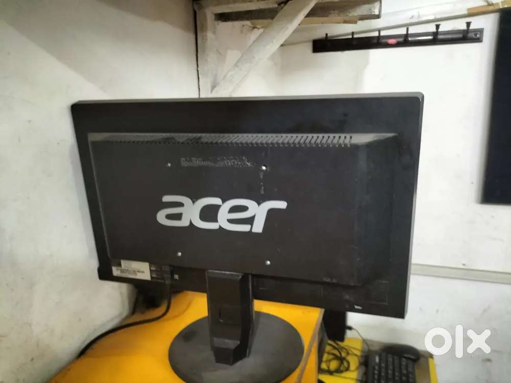 1acer led 16 inch usb Power wali