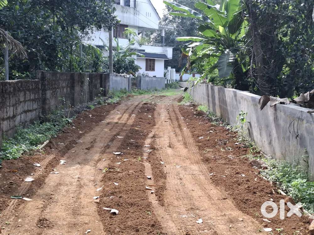 Perumbavoor - Kavumpuram Junction nearby 6 Cent house plot for sale