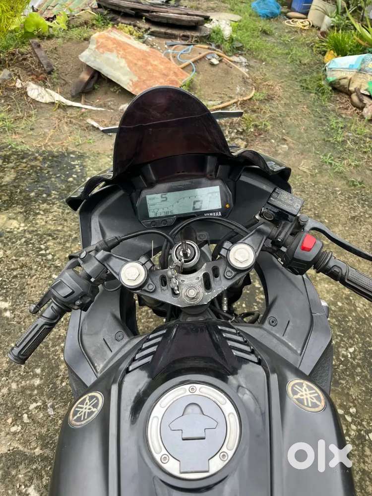 YAMAHA R15 V3