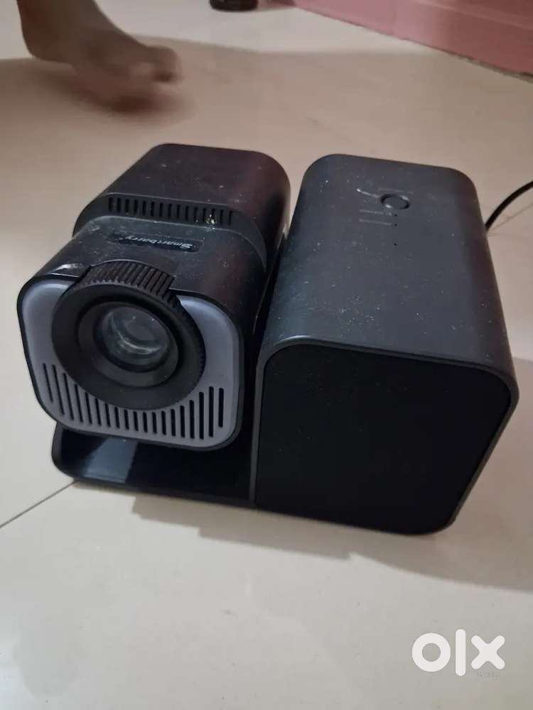 Projector black colour only 7 months old