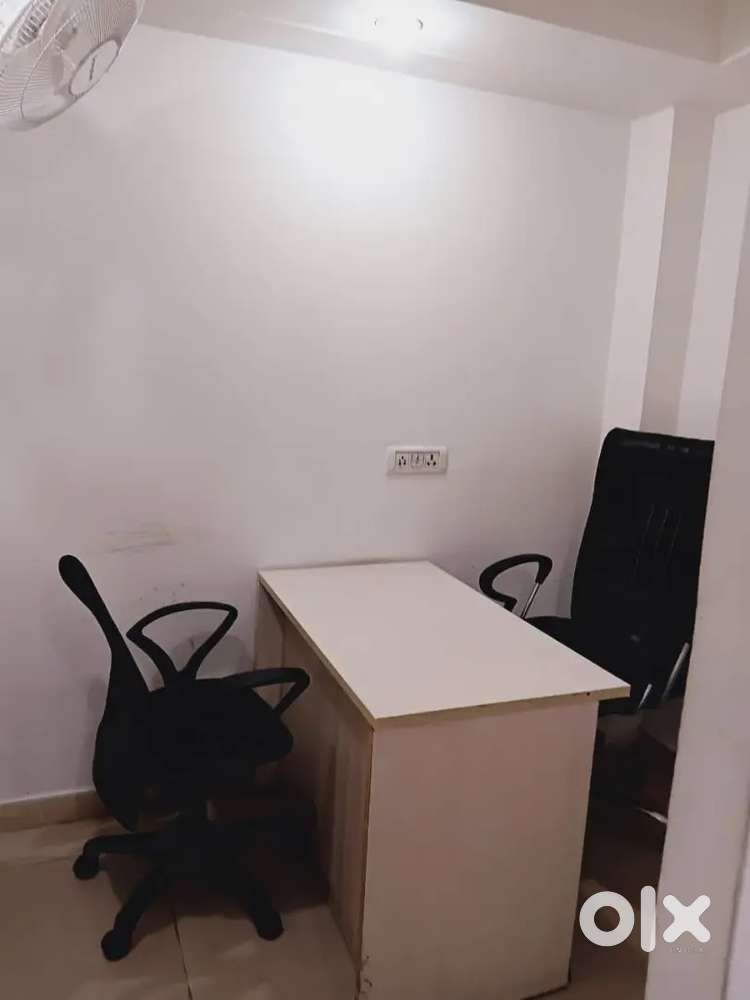 1 cabin 10 seats fully furnished office space