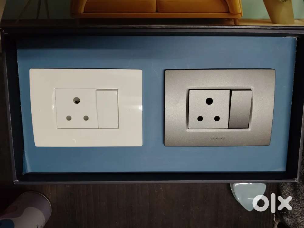 price per socket is :- 2000 siemens switch sockets.