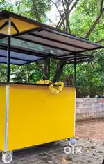 Food cart with wheel