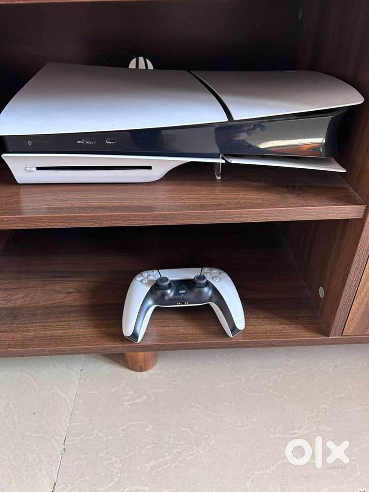 Ps5 Slim Disc Edition Brand New condition - only 3 months used