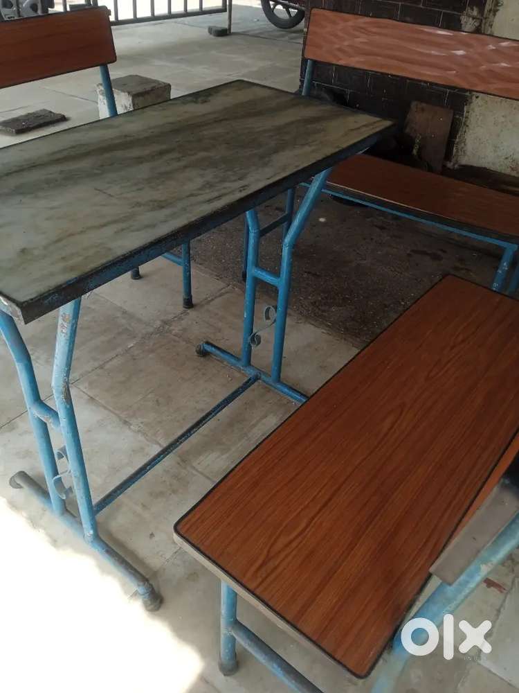2 Table 4 Bench