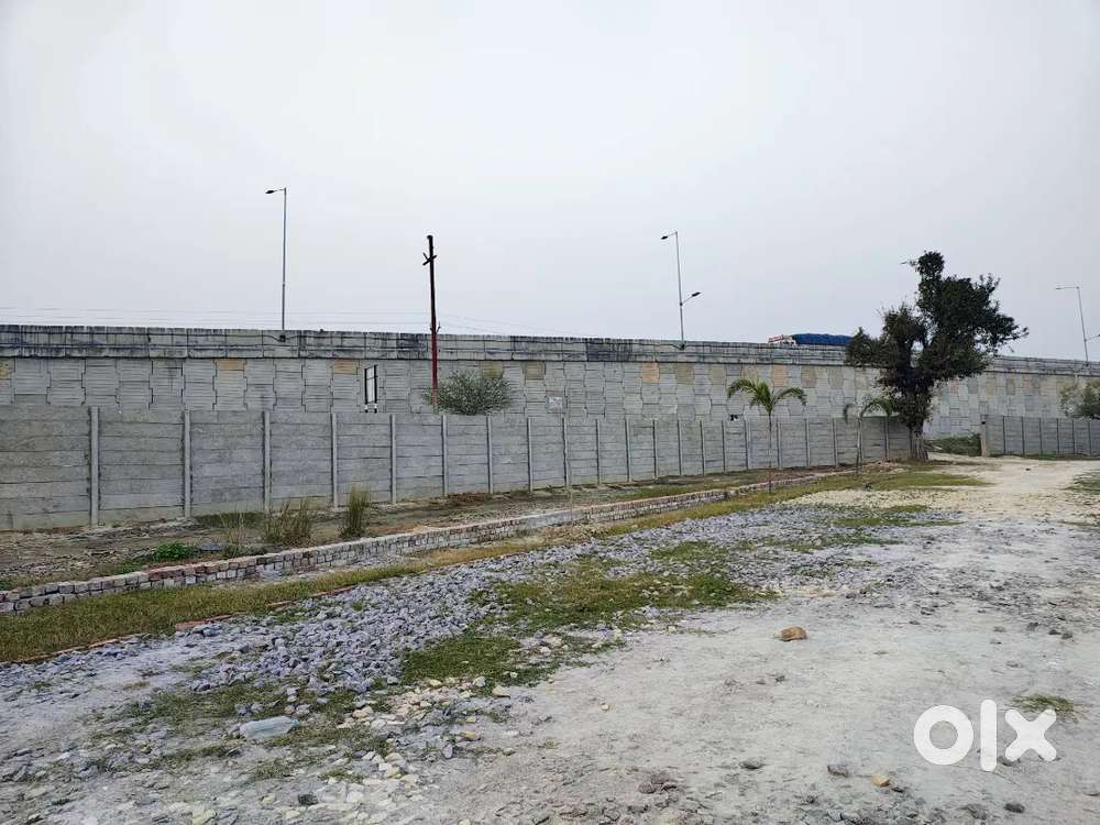 Lucknow city me plot kharide HCL और IT सिटी के पास में